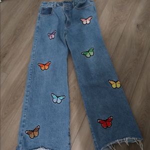 super cute butterfly, wide leg jeans